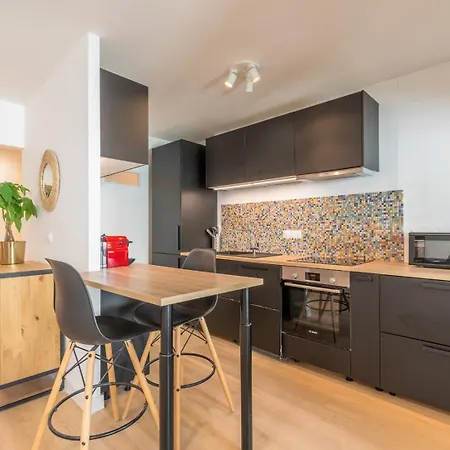 Spacious Apartment With Balcony And Parking La Madeleine  Buitenkant foto