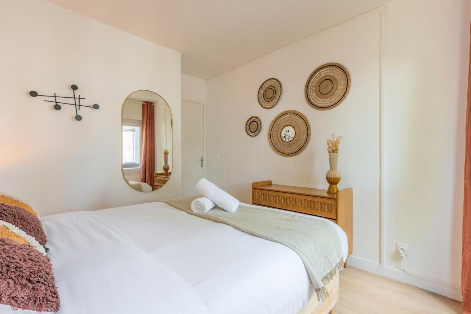 Spacious With Balcony And Parking La Madeleine (Nord)